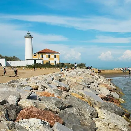 Cozy Flat With Lateral Sea View In Διαμέρισμα *