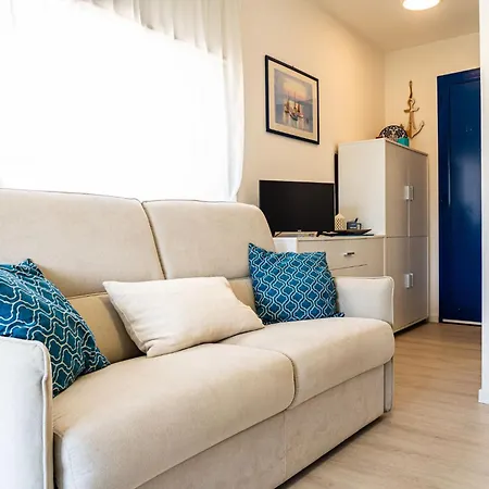 Daire Cozy Flat With Lateral Sea View In Bibione