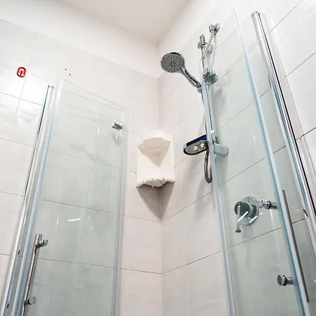 Cozy Flat With Lateral Sea View In * Bibione