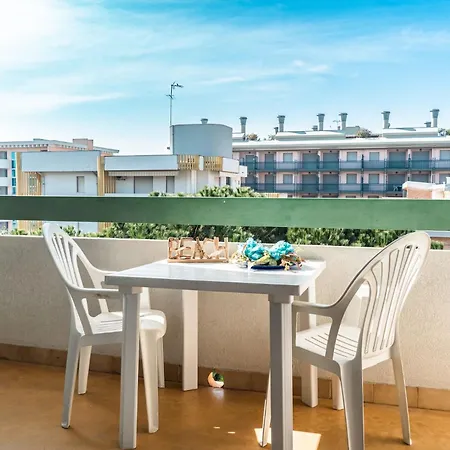 아파트 Cozy Flat With Lateral Sea View In *