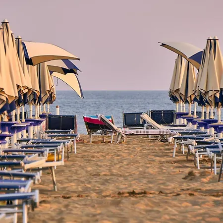 Tastefully Furnished Flat With Lateral Sea View Bibione