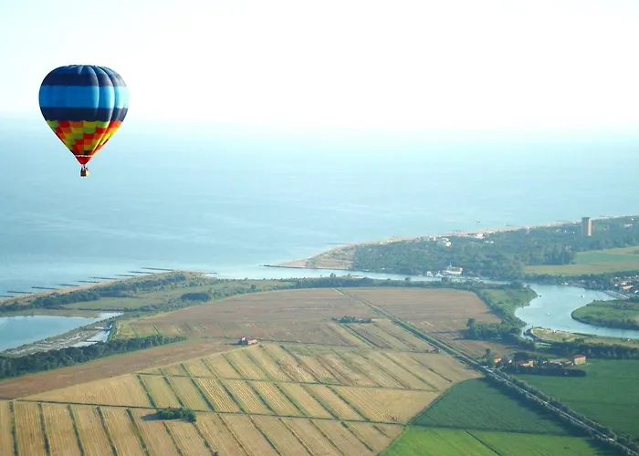 Tastefully Furnished Flat With Lateral Sea View Apartamento *