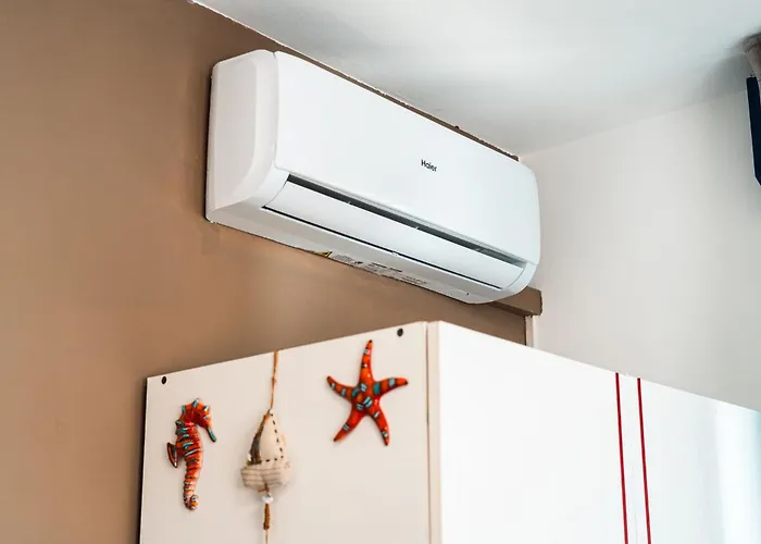 Tastefully Furnished Flat With Lateral Sea View *